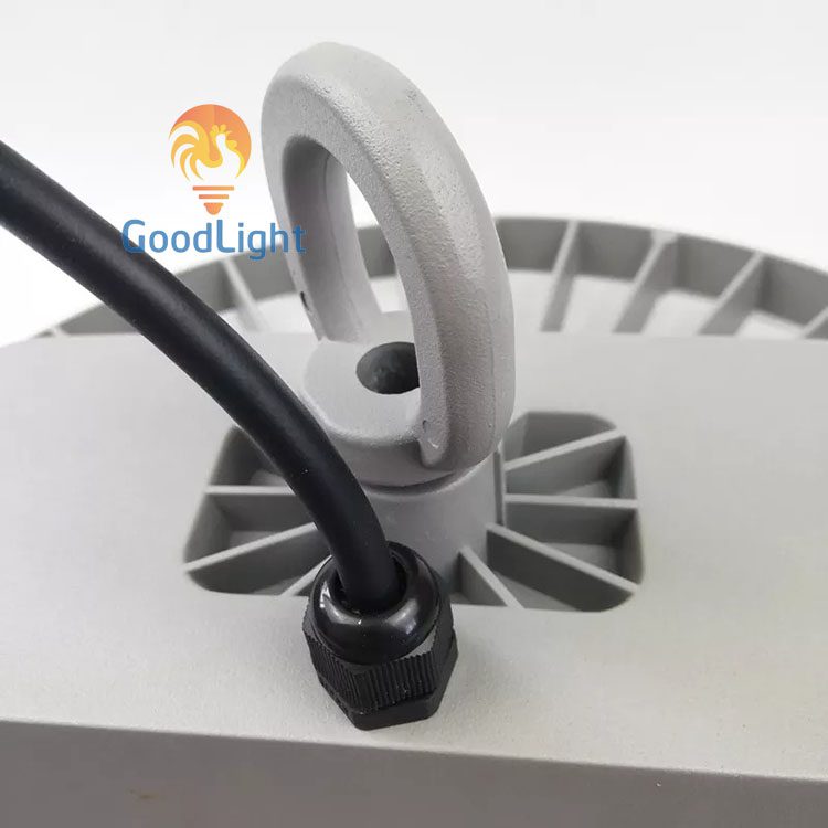 Đèn Led Nhà Xưởng 200W X09-200 4 Móc Treo Của Đèn Led Nhà Xưởng 200W X09-200