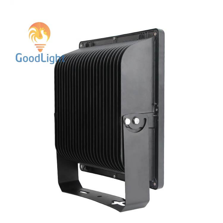 Thiết Kế Của Đèn Pha Led 100W P04-100