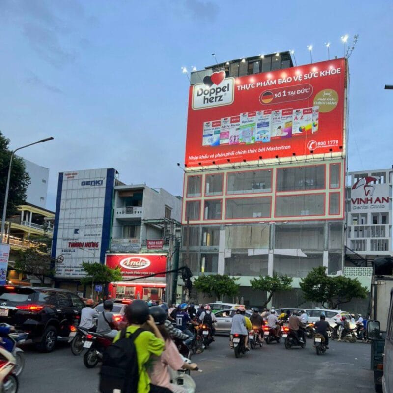 Den Pha Quang Cao Gia Re 2