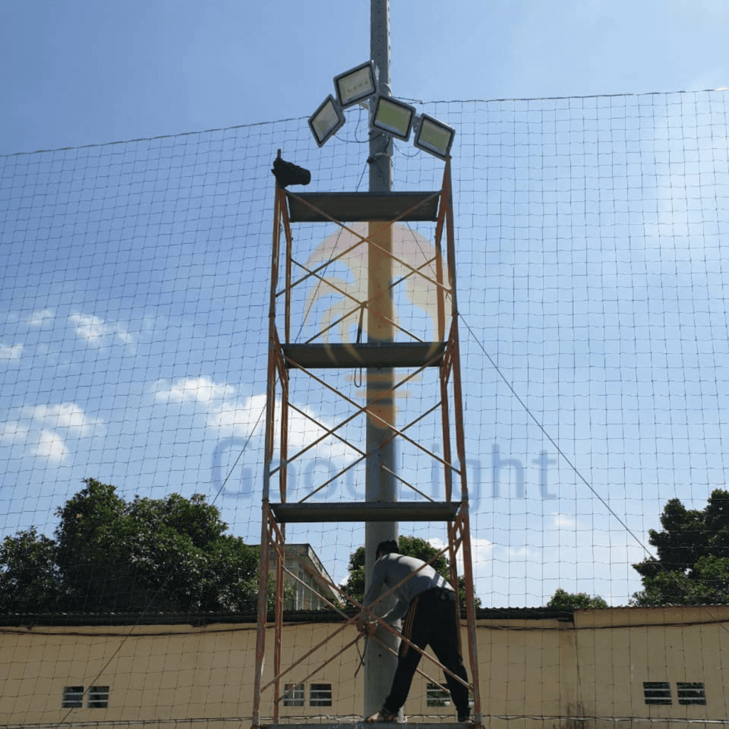 Feedback-Den-San-Bong