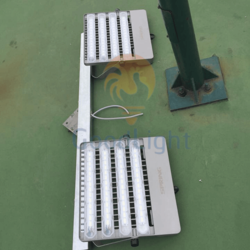 Feedback-Den-San-Bong