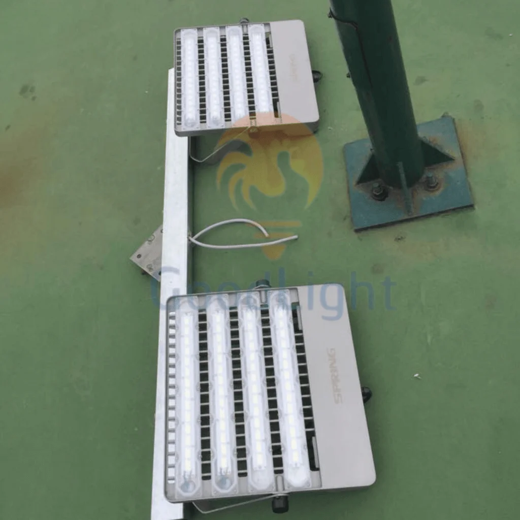 Đèn Led Sân Bóng 33 Feedback-Den-San-Bong