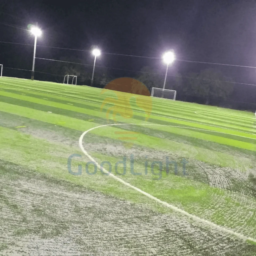 Đèn Led Sân Bóng 46 Feedback-Den-San-Bong