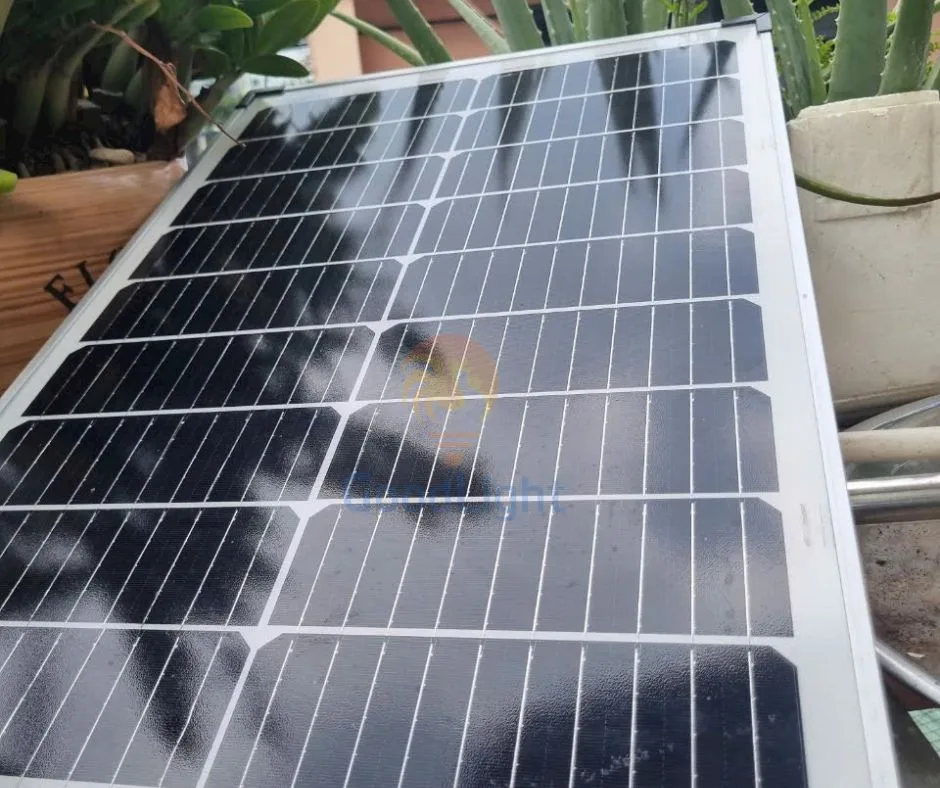 Đèn Pha Năng Lượng Mặt Trời 500W Blue Carbon 42 Den Pha Nang Luong Mat Troi Blue Carbon 5 1