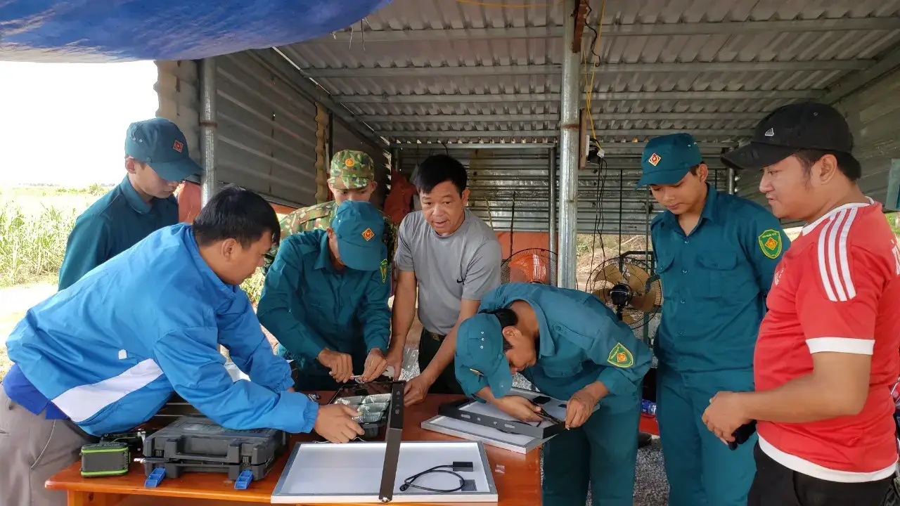 Giới thiệu 2 Thi Cong Den Duong