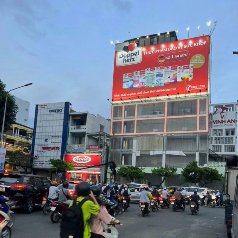 Den Pha Quang Cao Gia Re 2