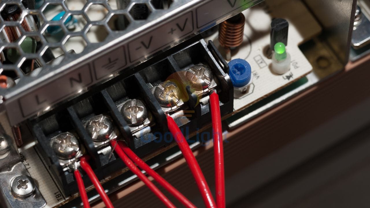 5 lưu ý khi dùng nguồn LED 12V 400W cho đèn quảng cáo 26 5 Luu Y Khi Dung Nguon Led 12V 400W Cho Den Quang Cao 4 1