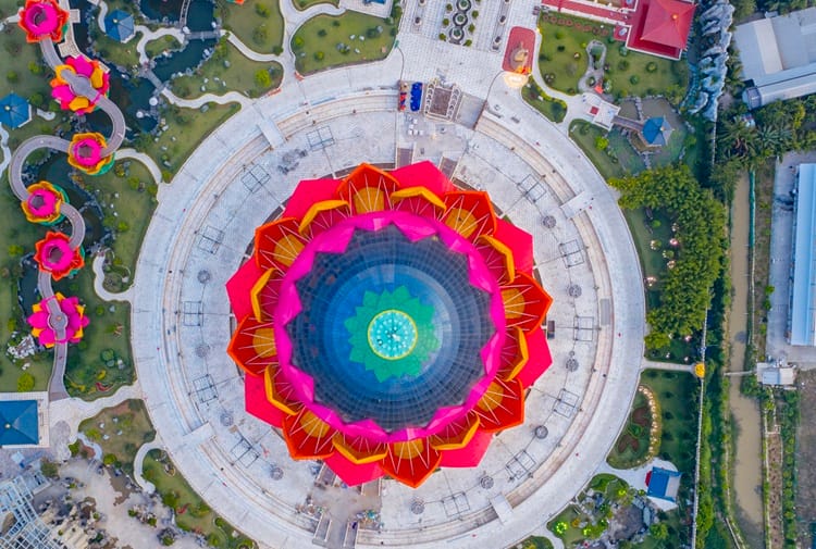 Toan Canh Lien Hoa Bao Thap Ban Ngay 2